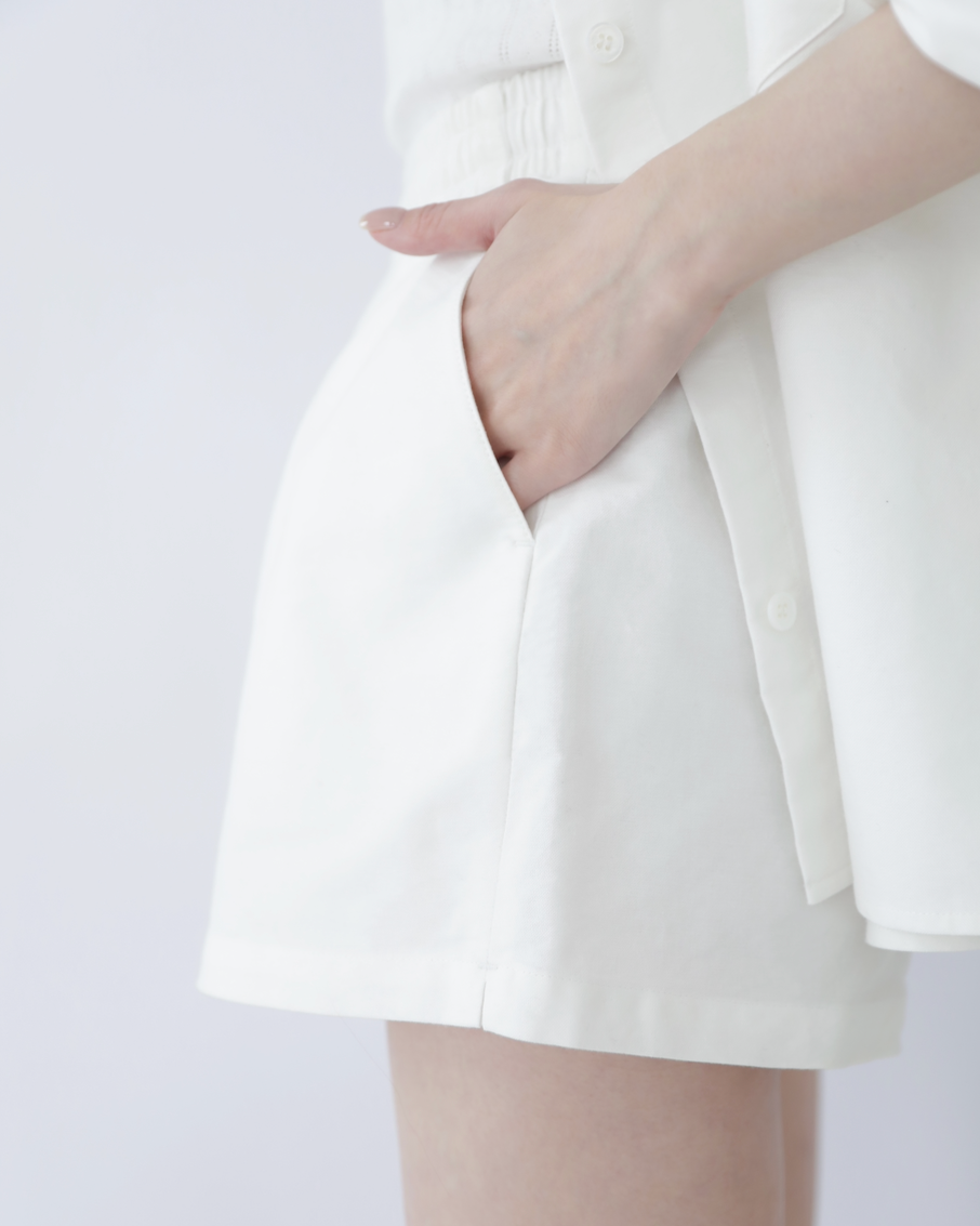 The Flore Oxford Shorts
