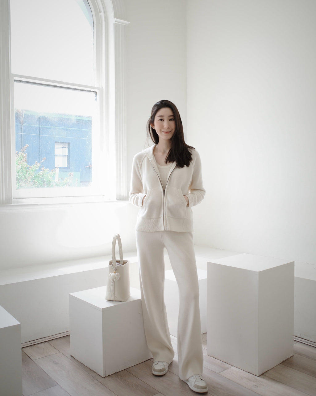 The Anah Thick Cashmere Wide-Leg Trouser