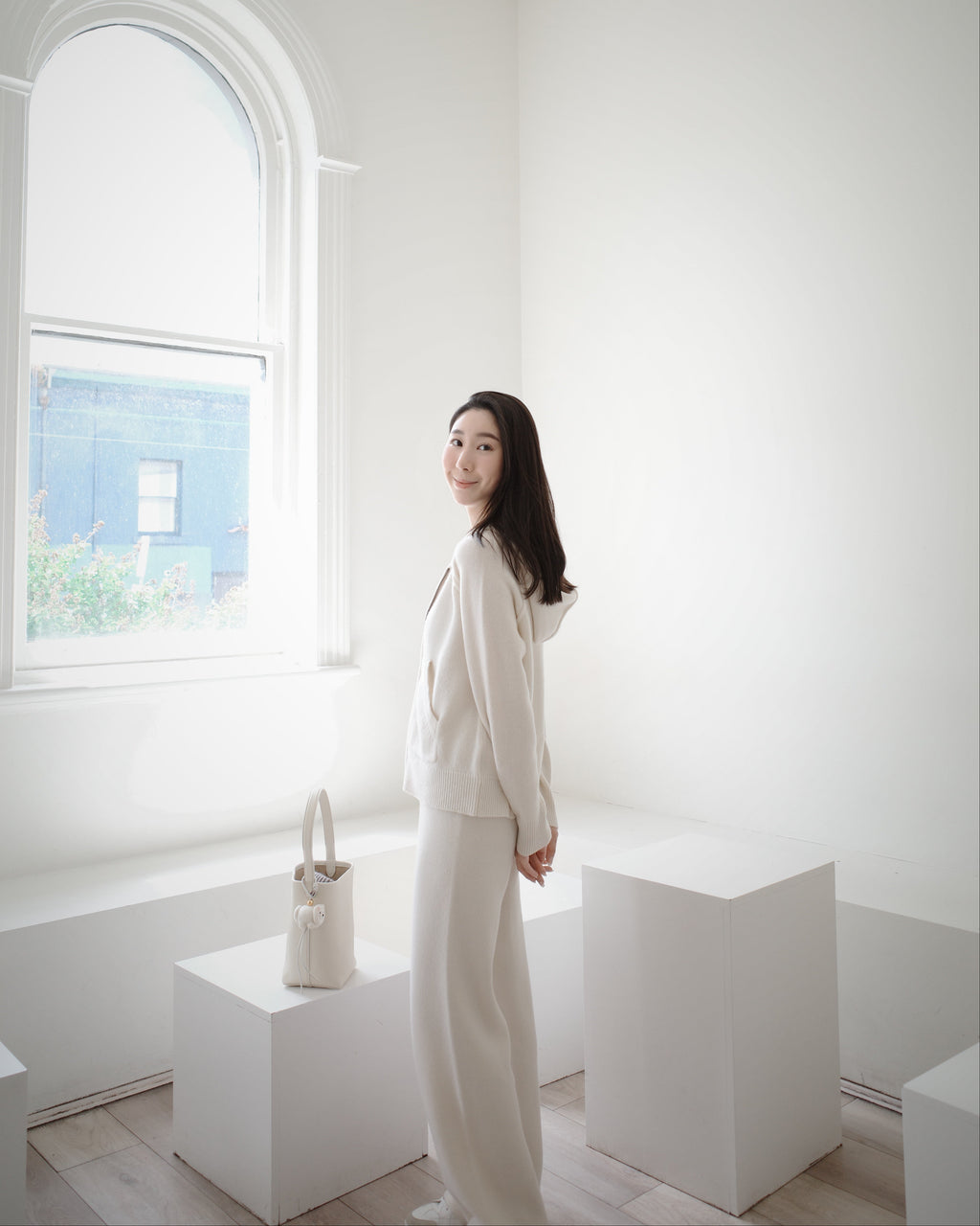 The Anah Thick Cashmere Wide-Leg Trouser