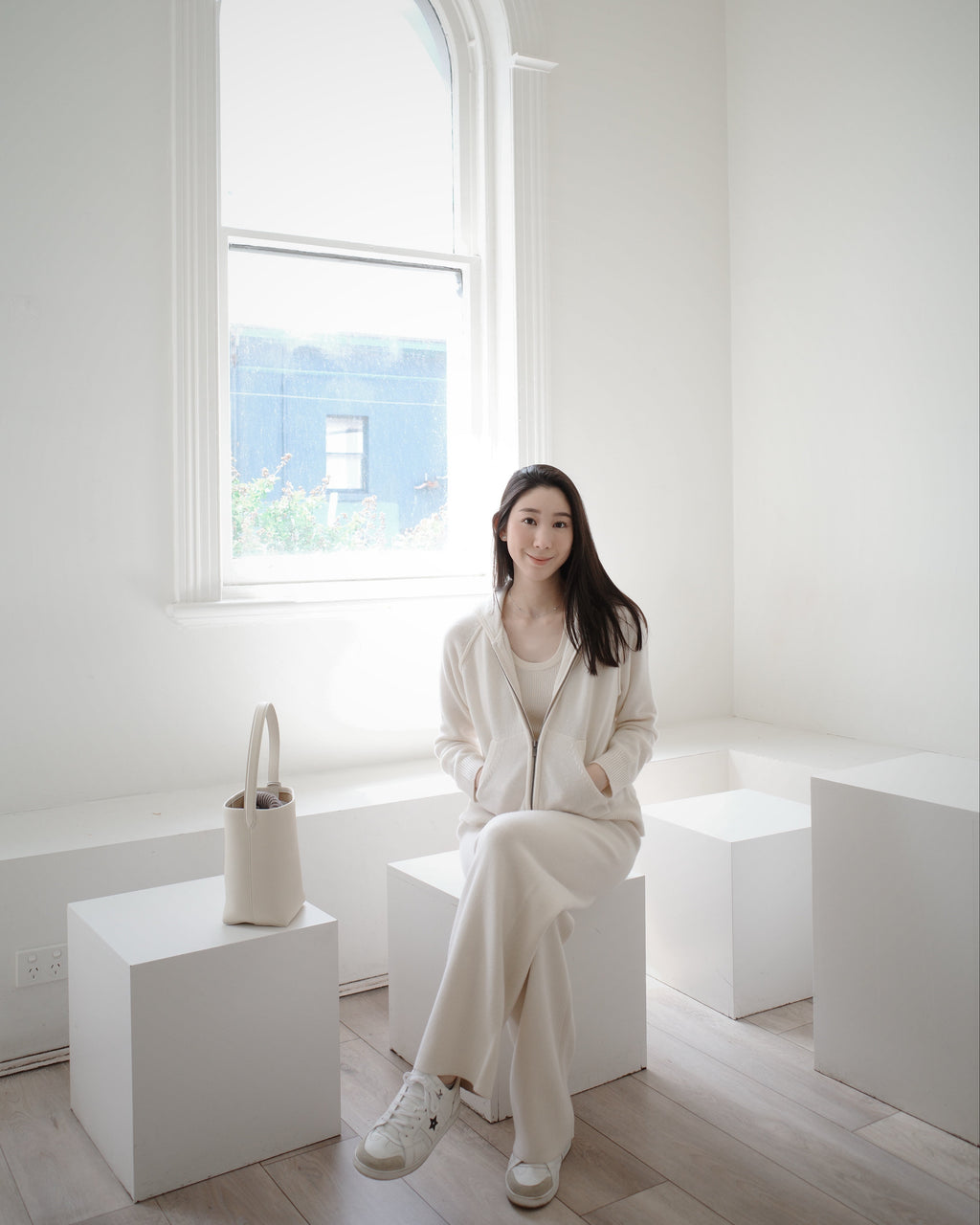 The Anah Thick Cashmere Wide-Leg Trouser