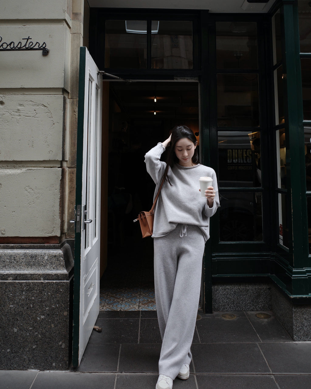 The Anah Thick Cashmere Wide-Leg Trouser