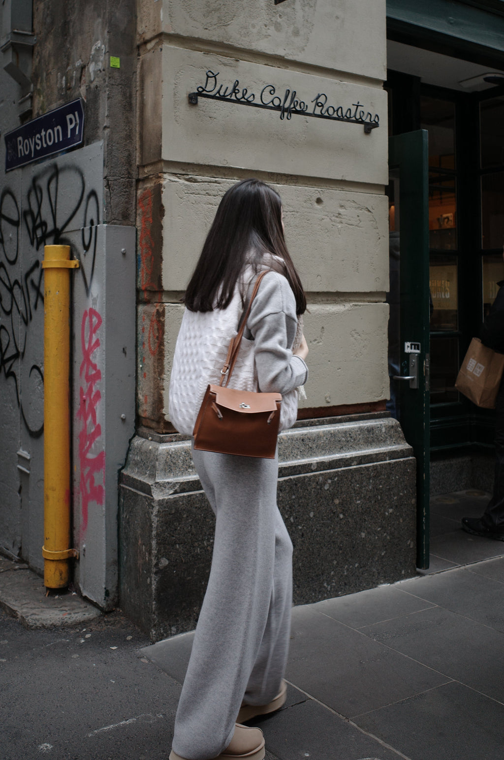 The Anah Thick Cashmere Wide-Leg Trouser