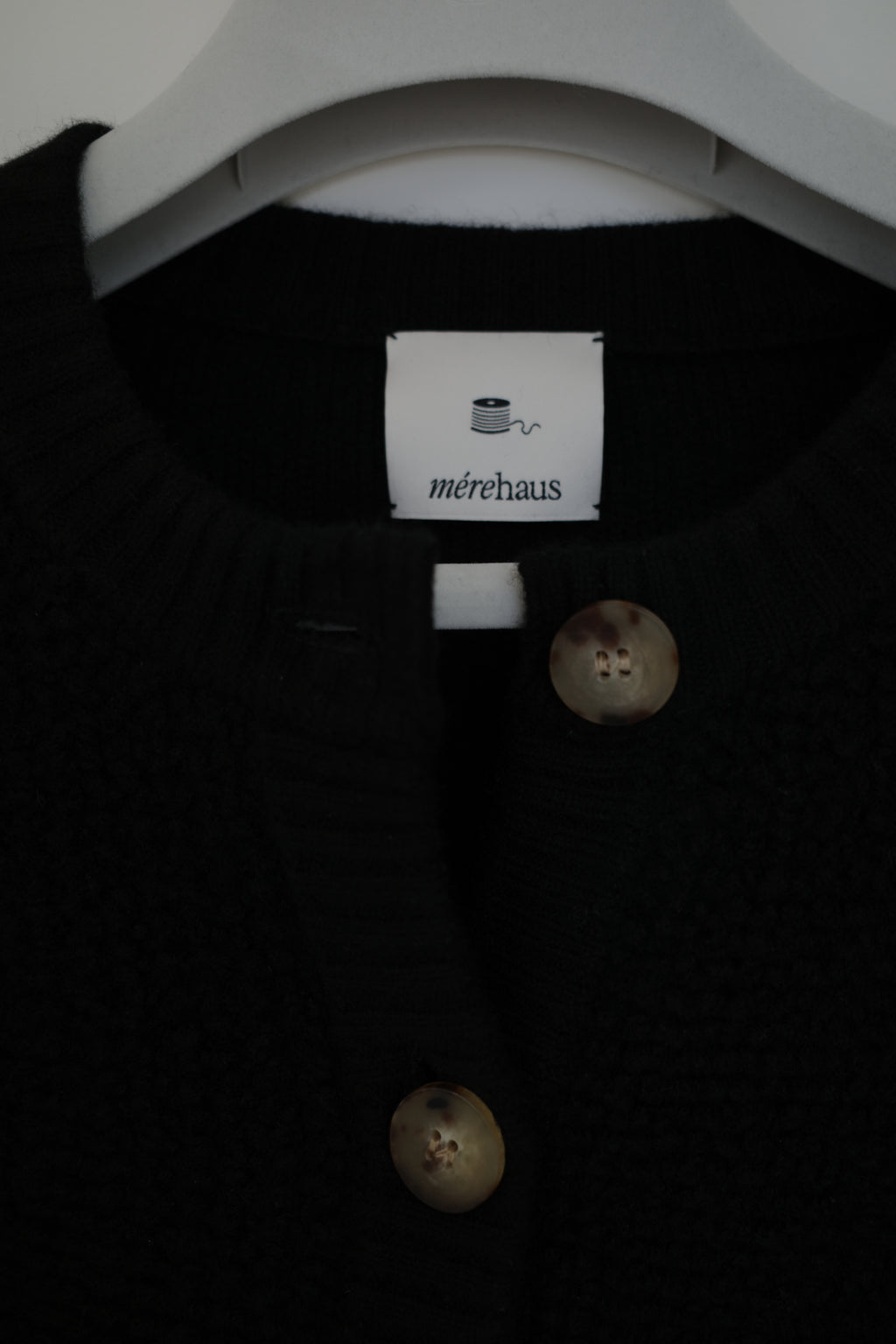 短版纯山羊绒圈圈纱开衫 (黑)