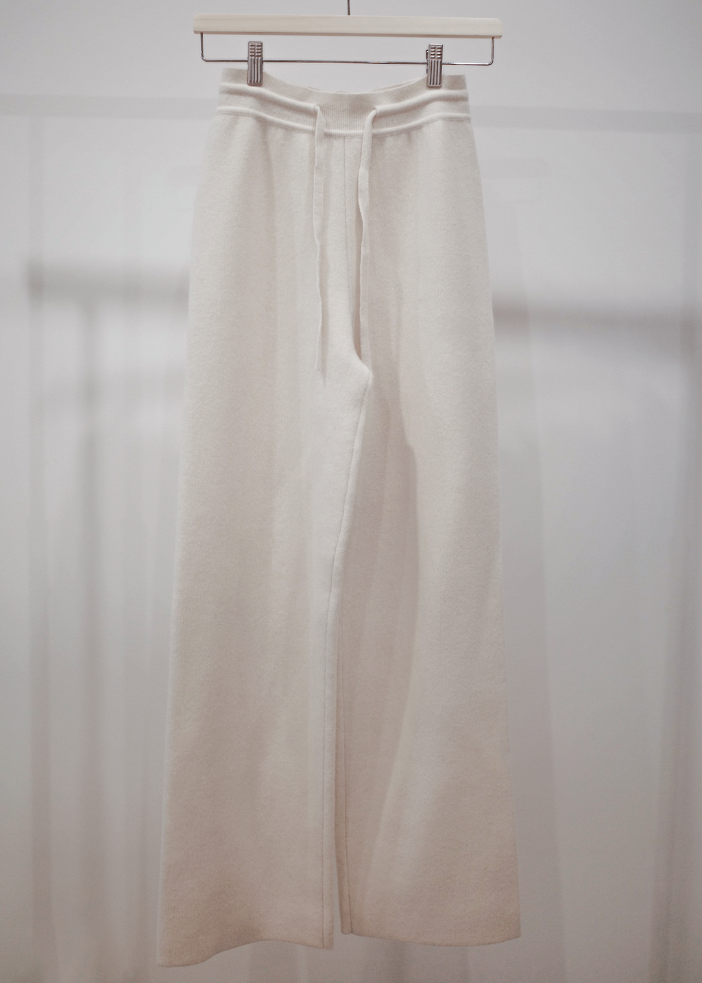 The Anah Thick Cashmere Wide-Leg Trouser
