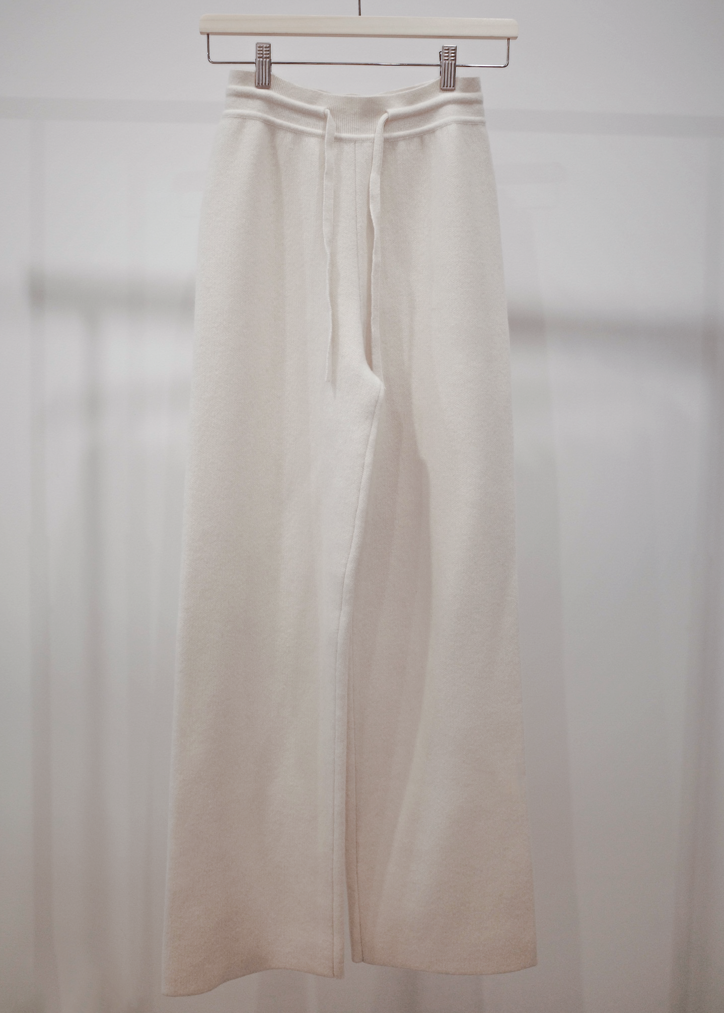 The Anah Thick Cashmere Wide-Leg Trouser