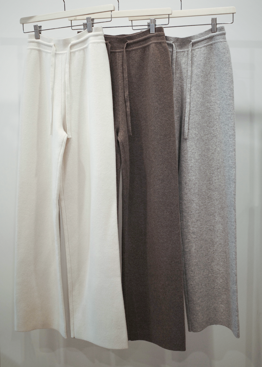 The Anah Thick Cashmere Wide-Leg Trouser