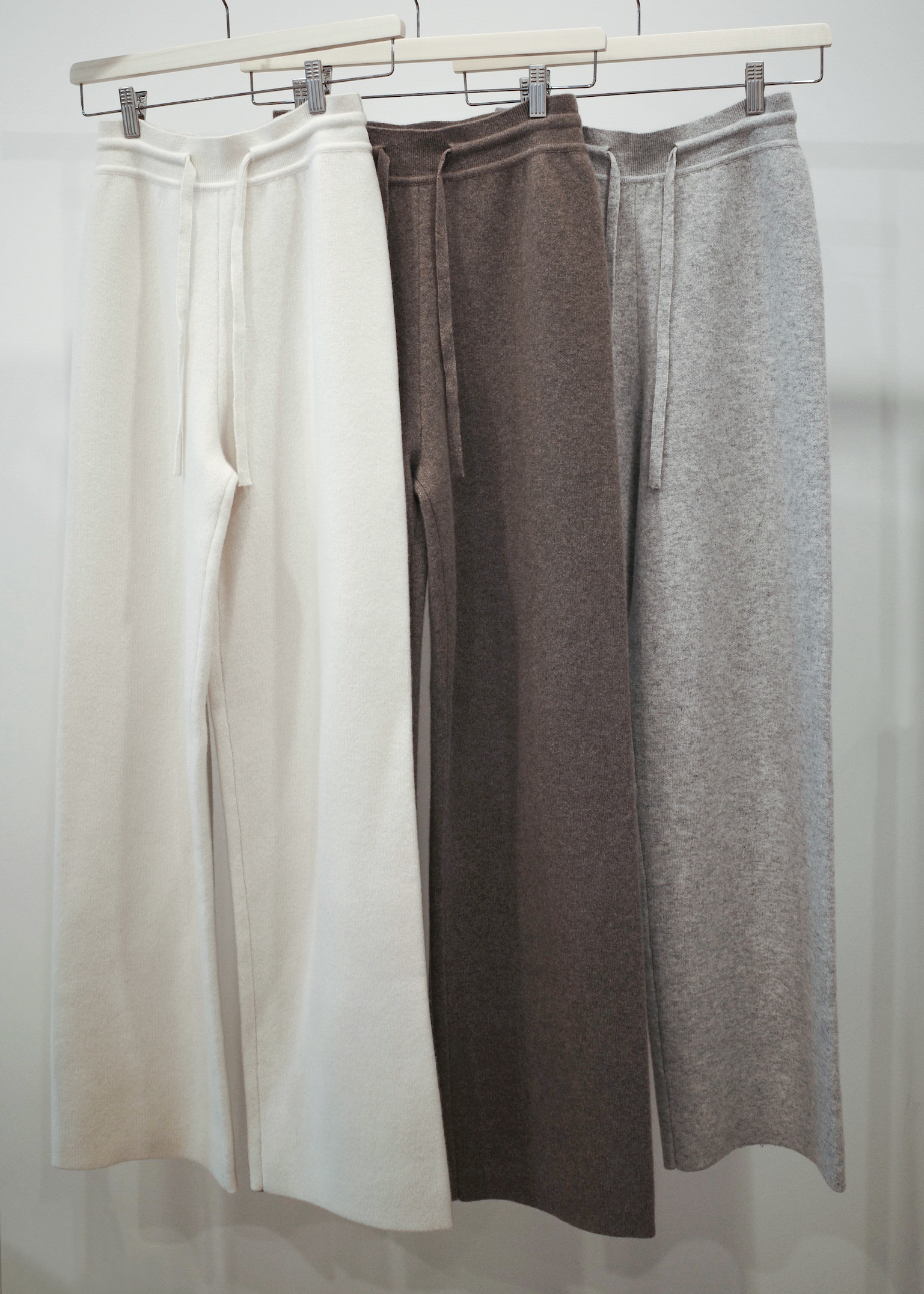 The Anah Thick Cashmere Wide-Leg Trouser